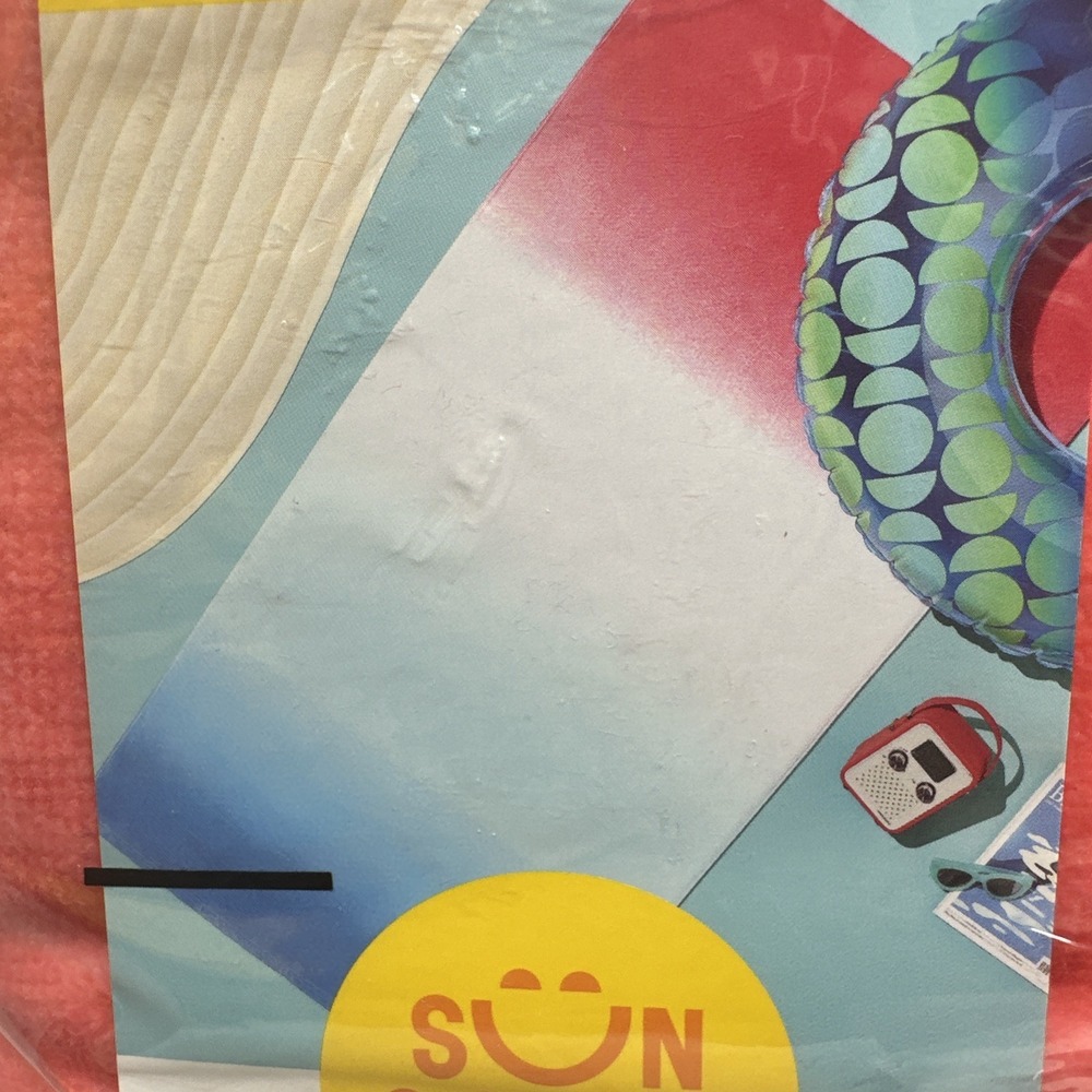 Sun Squad Large Beach Pool Towel 62" x 32" Red White Blue Gradient Colors NEW